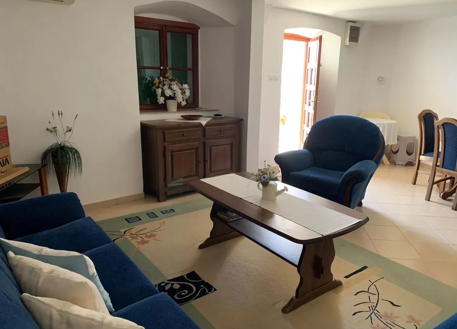 Izdavanje, kuća, 70m², Tivat, Crna Gora