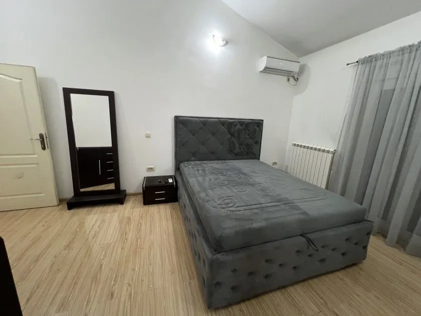 Rent, house, 330m², Golubovci, Podgorica
