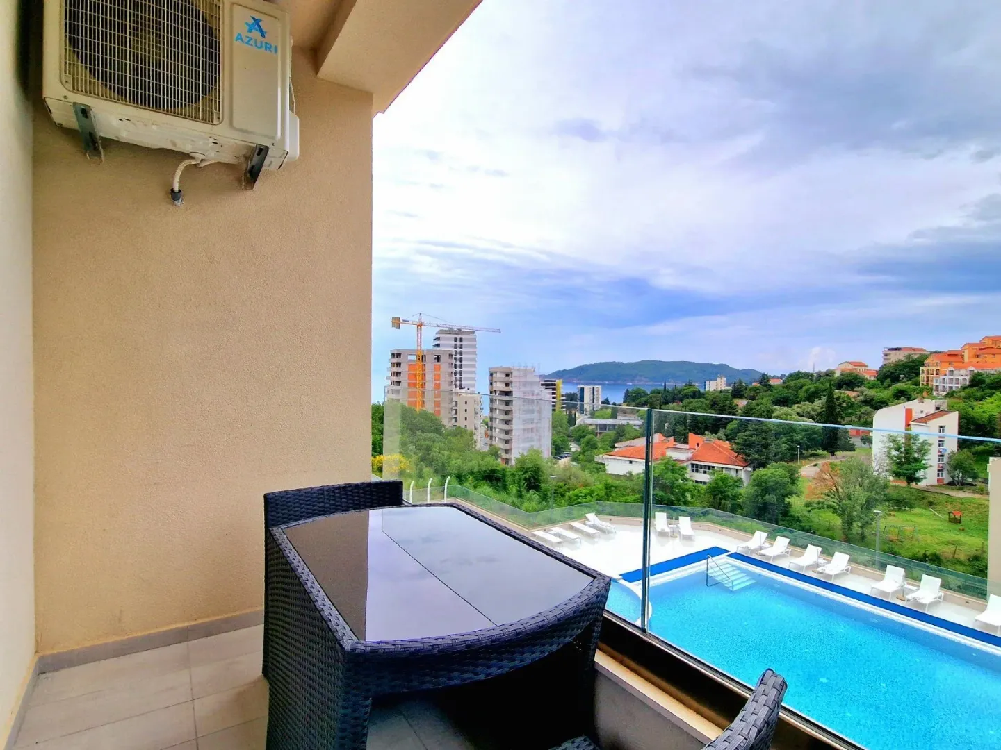 Izdavanje, jednosoban stan, 46m², Bečići, Budva