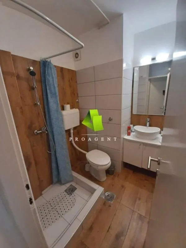 Prodaja, trosoban stan, 80m², Palilula, Niš