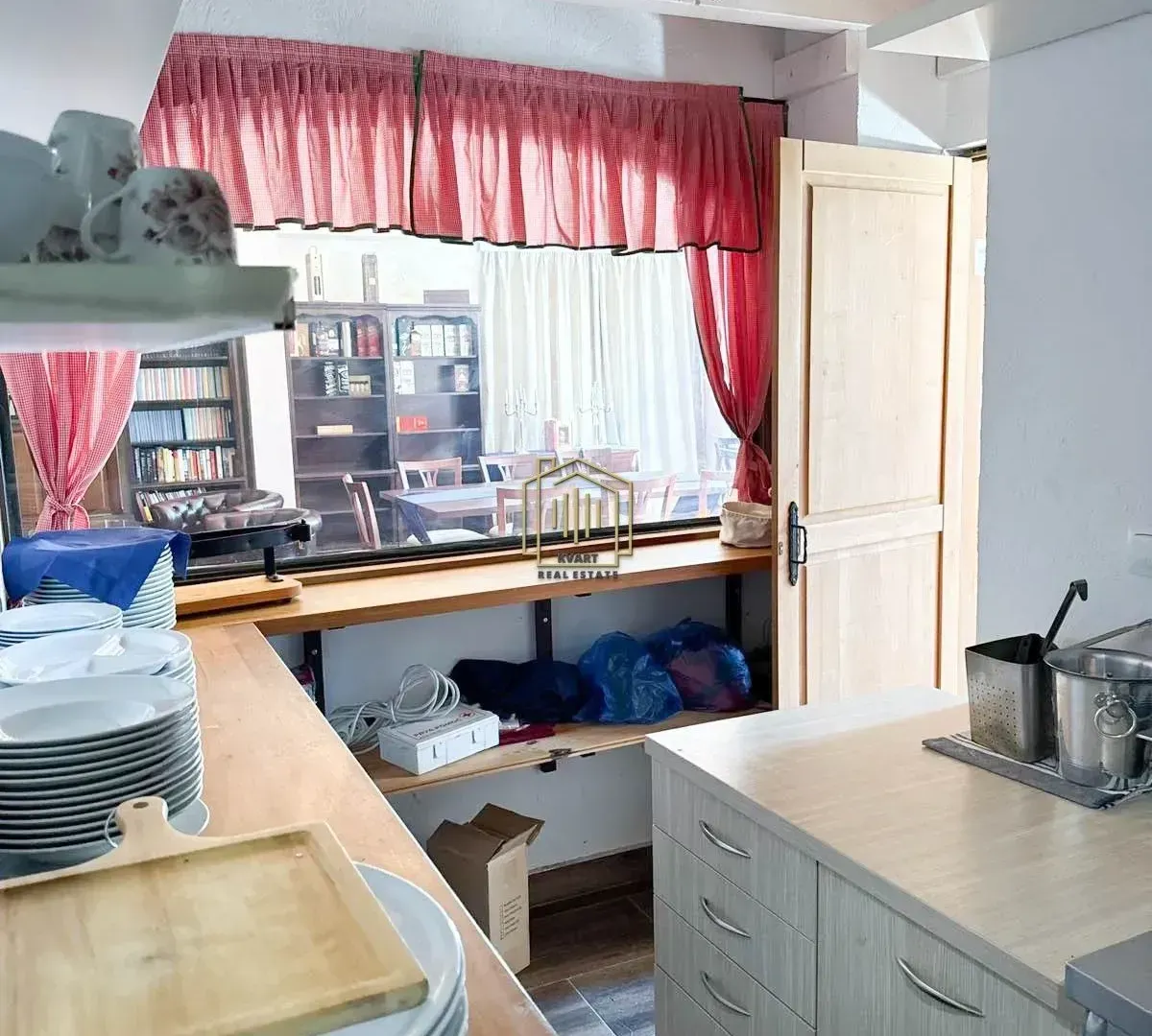 Sale, office space, 96m², Rijeka Crnojevića, Cetinje