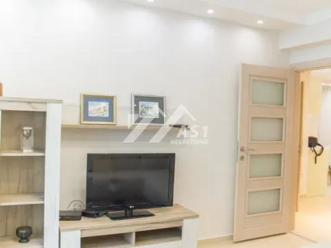 Izdavanje, trosoban stan, 56m², Sajam, Novi Sad Sve Podlokacije - image 2