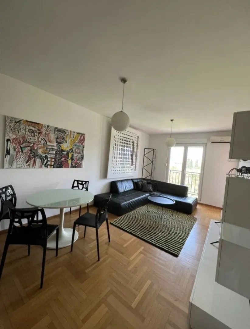 Izdavanje, dvosoban stan, 65m², Krivi Most, Podgorica