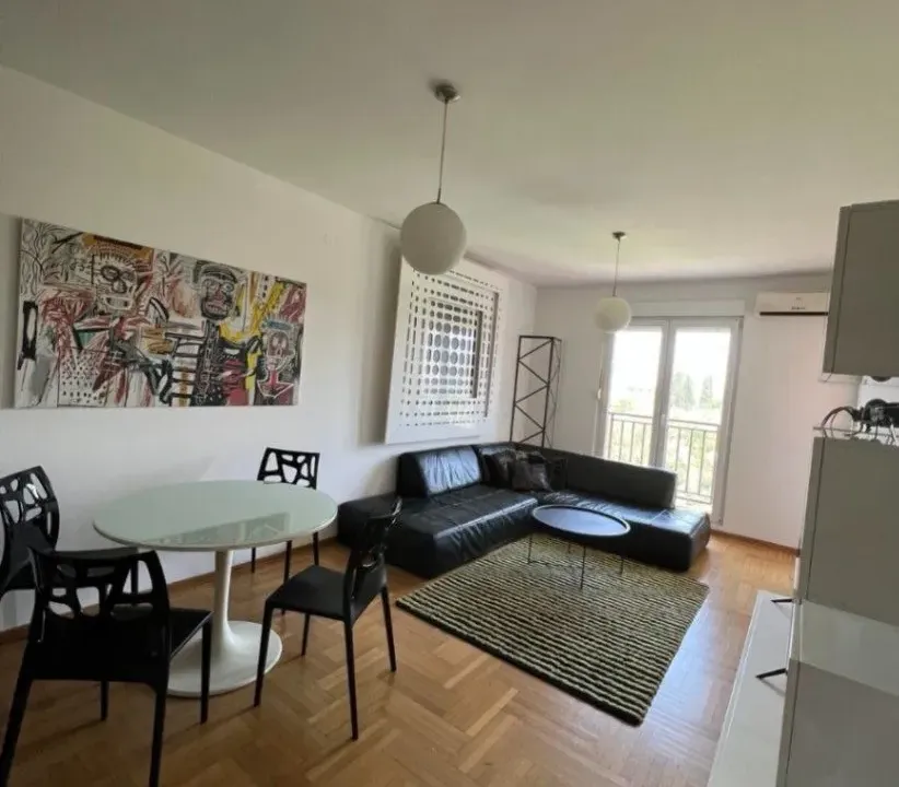 Izdavanje, dvosoban stan, 65m², Krivi Most, Podgorica