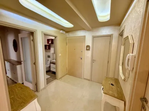 Izdavanje, trosoban stan, 100m², City Kvart, Podgorica - image 11