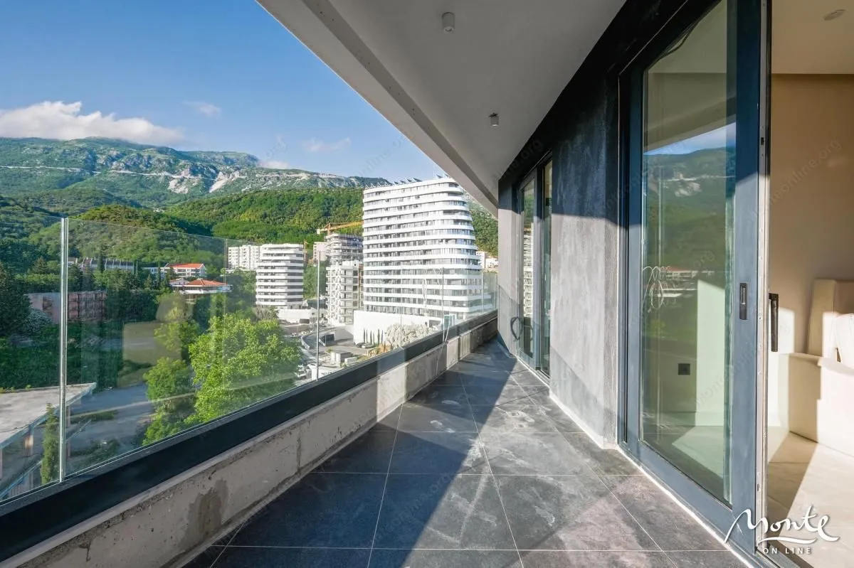 Sale, two bedroom apartment, 80m², Bečići, Budva