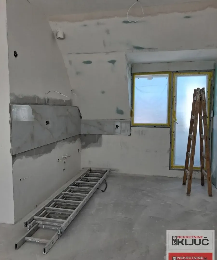 Prodaja, trosoban stan, 85m², Lipov gaj, Novi Sad Sve Podlokacije