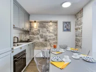 Izdavanje, dvosoban stan, 100m², Kamenovo, Budva - image 10