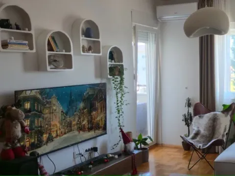 Prodaja, dvosoban stan, 70m², Donja Gorica, Podgorica - image 2