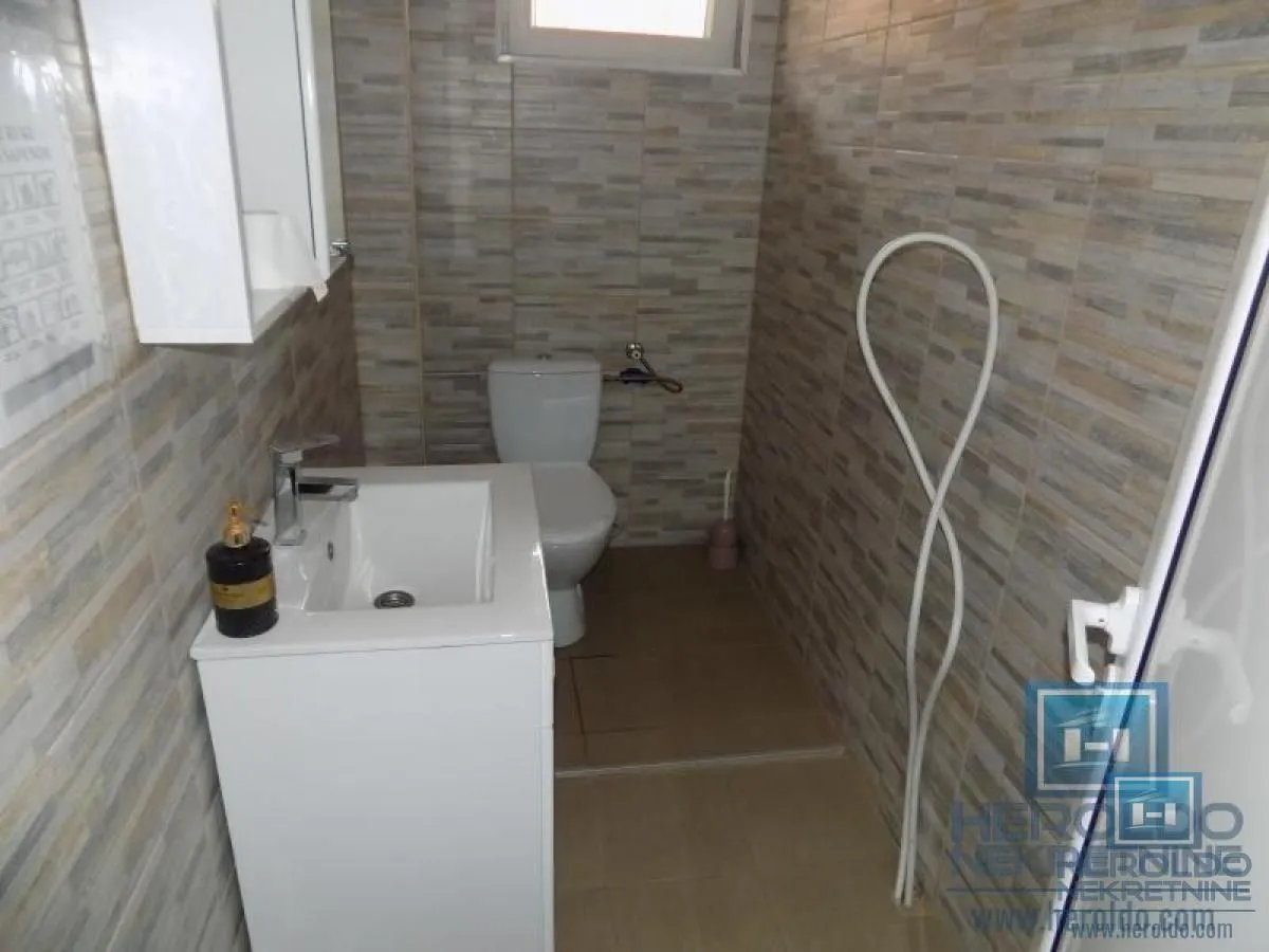 Sale, office space, 702m², Pojate, Ćićevac