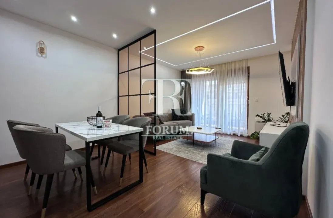 Izdavanje, dvosoban stan, 70m², Master Kvart, Podgorica