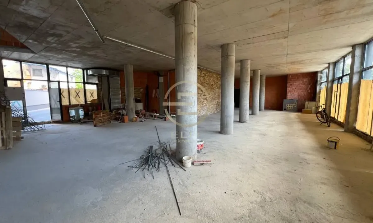 Izdavanje, poslovni prostor, 327m², Rotkvarija, Novi Sad Sve Podlokacije