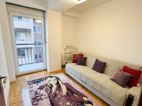 Rent, three bedroom apartment, 92m², Podgorica, Crna Gora - image 8