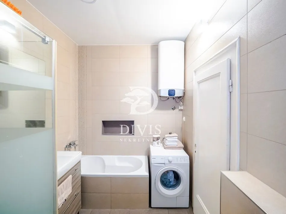 Sale, four bedroom apartment, 123m², Zemun Centar, Zemun Sve Podlokacije