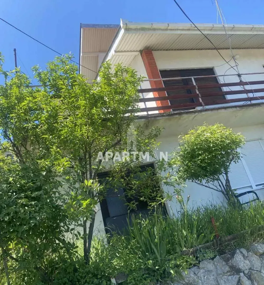 Prodaja, kuća, 330m², Centar, Topola