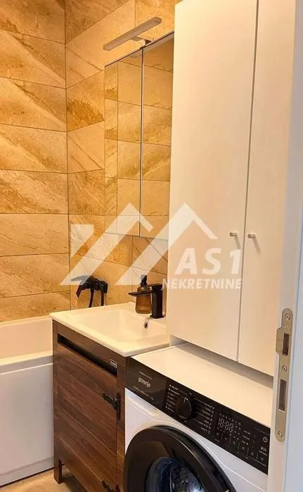 Izdavanje, trosoban stan, 63m², Salajka, Novi Sad Sve Podlokacije