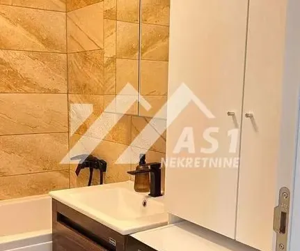 Izdavanje, trosoban stan, 63m², Salajka, Novi Sad Sve Podlokacije - image 7