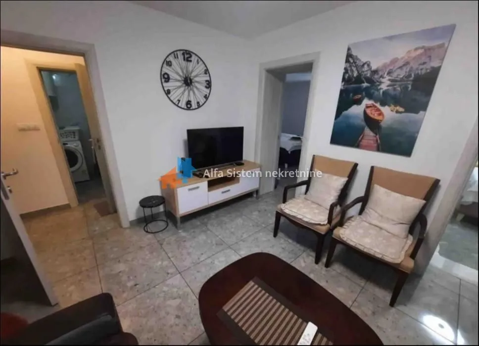Izdavanje, trosoban stan, 70m², Kosančićev Venac, Beograd
