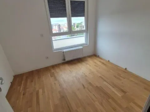 Prodaja, trosoban stan, 71m², Centar, Stara Pazova - image 4