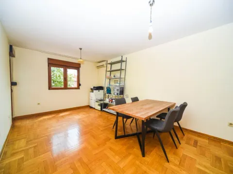Prodaja, dvosoban stan, 64m², Stari Aerodrom, Podgorica - image 2