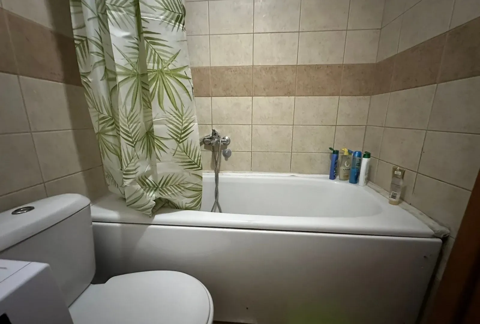 Izdavanje, jednosoban stan, 45m², Vezirov Most, Podgorica