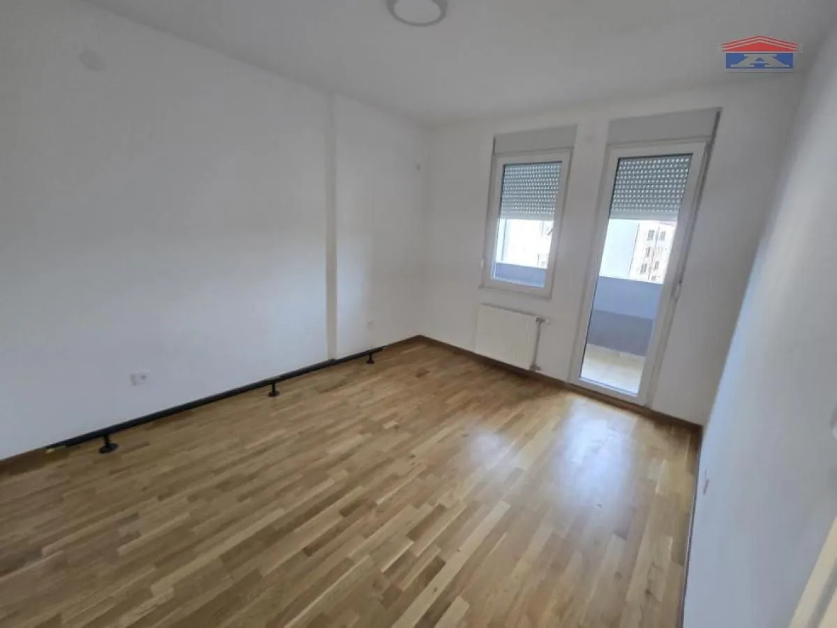 Prodaja, četvorosoban stan, 95m², Avijatičarsko naselje, Novi Sad Sve Podlokacije