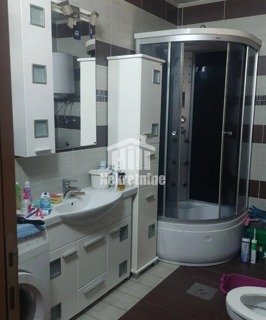 Sale, house, 250m², Voždovac Sve Podlokacije, Beograd