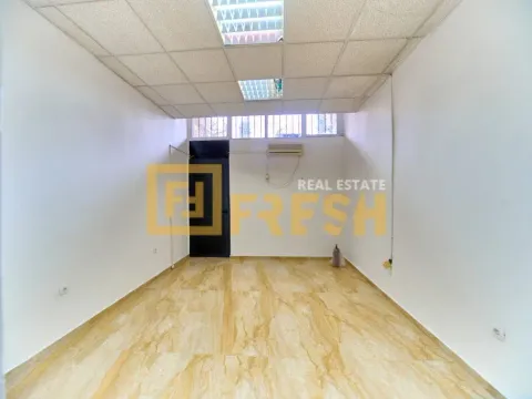 Izdavanje, poslovni prostor, 48m², Gintaš, Podgorica - image 4