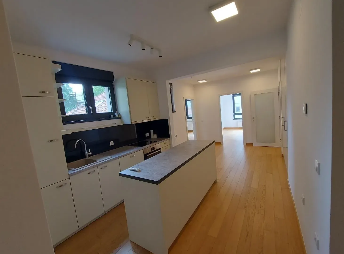 Rent, apartment, 84m², Kalenić Pijaca, Vračar Sve Podlokacije