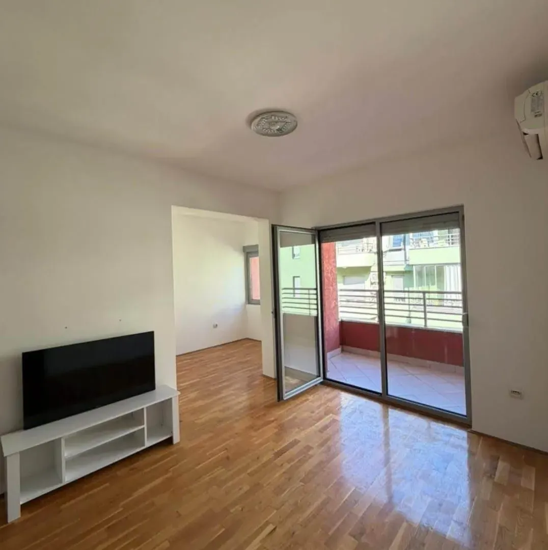 Prodaja, dvosoban stan, 44m², 1 maj, Podgorica
