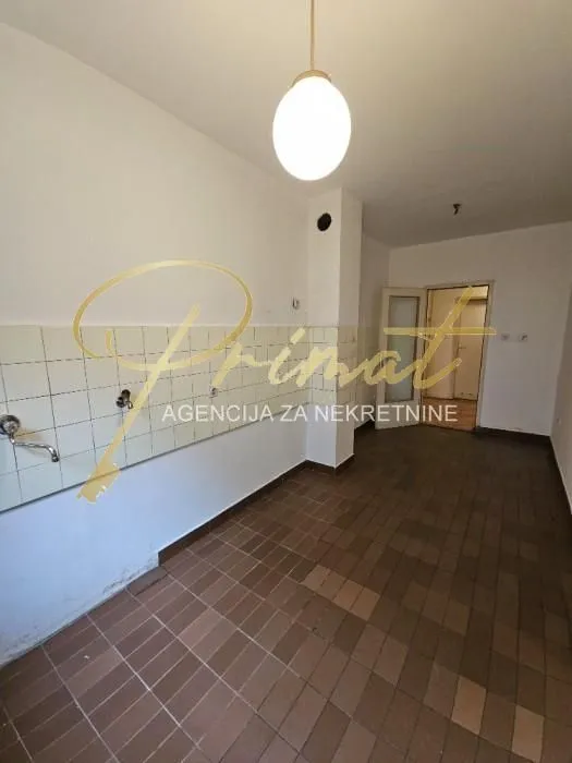 Sale, three bedroom apartment, 84m², Vukov Spomenik, Zvezdara Sve Podlokacije