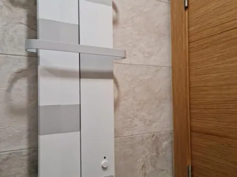 Izdavanje, kuća, 240m², Sremska Kamenica, Petrovaradin - image 29