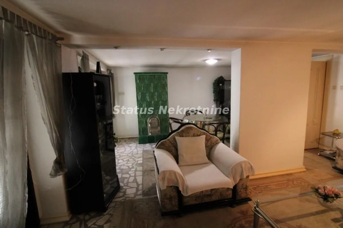 Prodaja, kuća, 416m², Sremska Mitrovica, Srbija