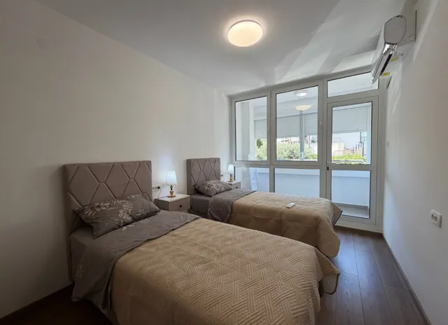 Izdavanje, trosoban stan, 100m², Podgorica, Crna Gora