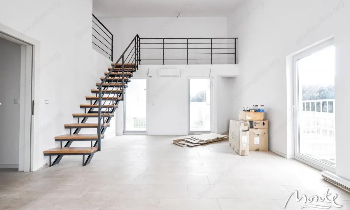 Prodaja, četvorosoban stan, 124m², Tivat, Crna Gora