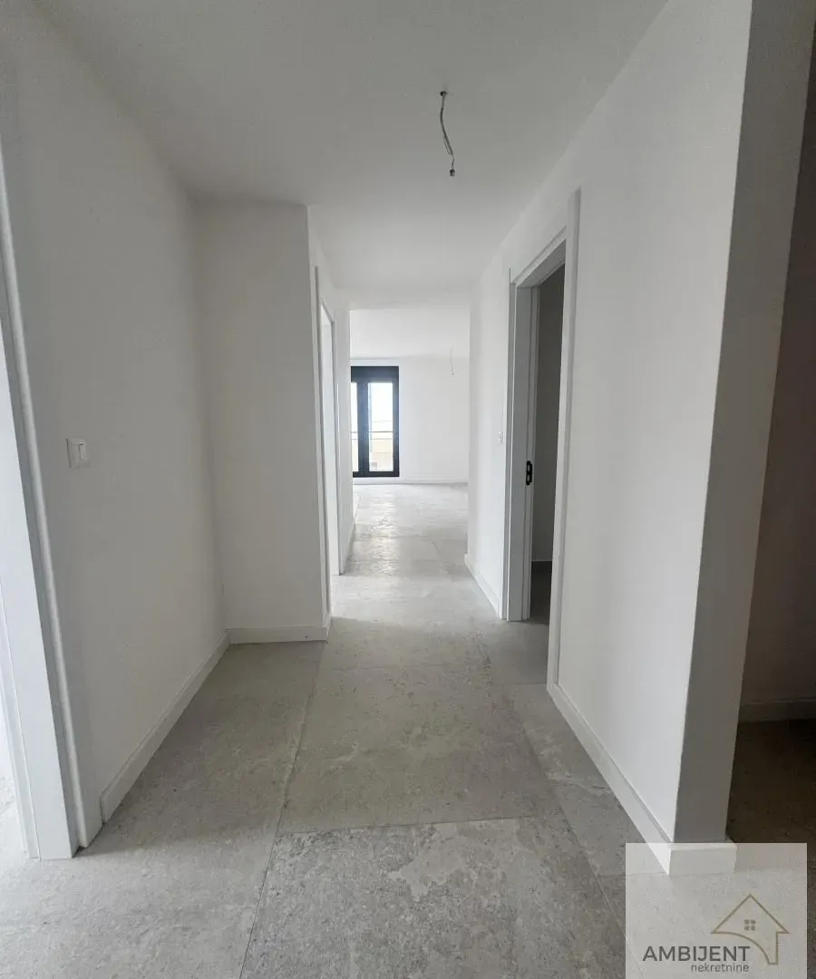 Prodaja, trosoban stan, 77m², Novi Banovci, Stara Pazova