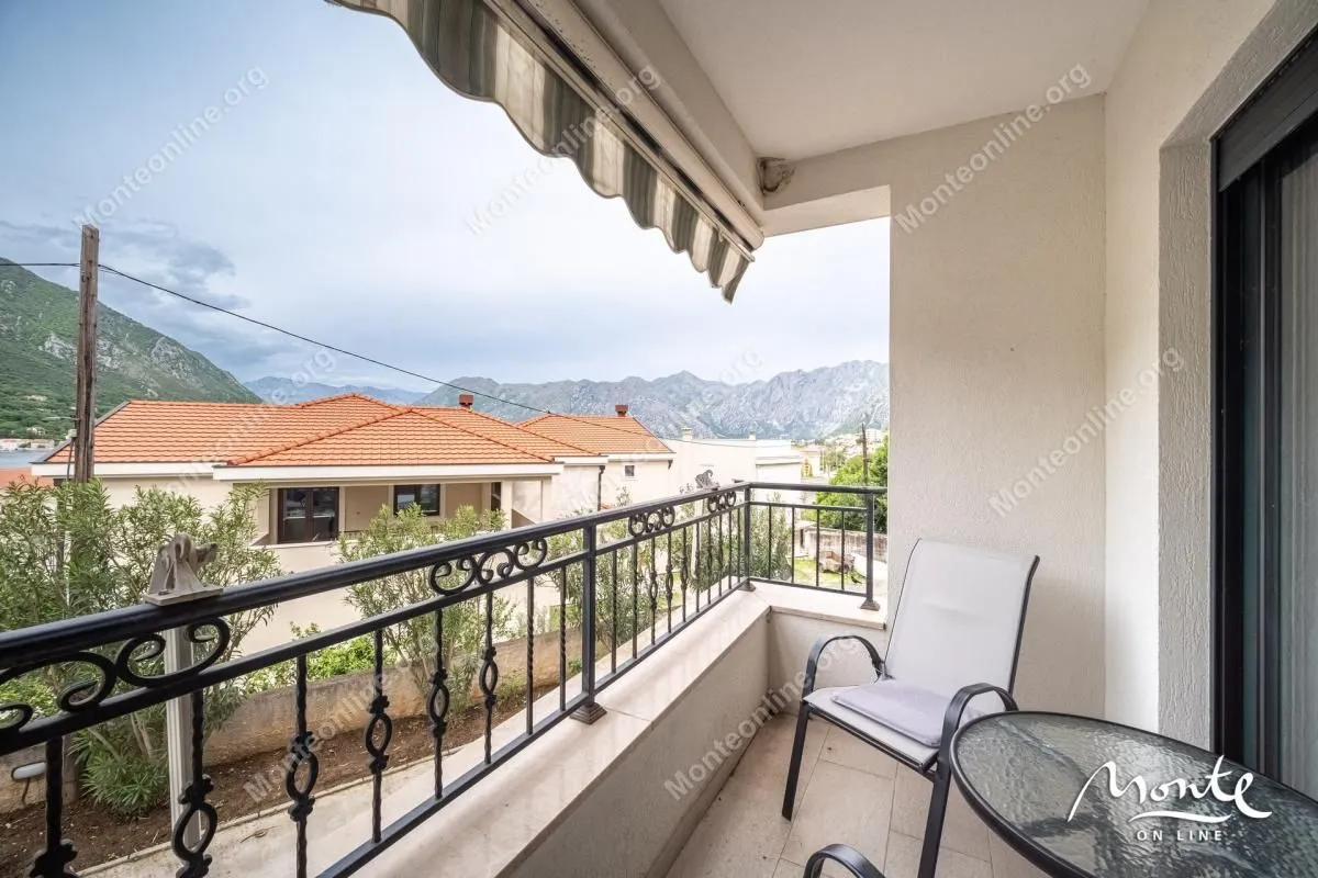 Prodaja, jednosoban stan, 59m², Dobrota, Kotor