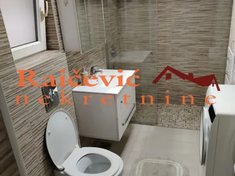 Rent, four bedroom apartment, 130m², Voždovac, Voždovac Sve Podlokacije - image 8