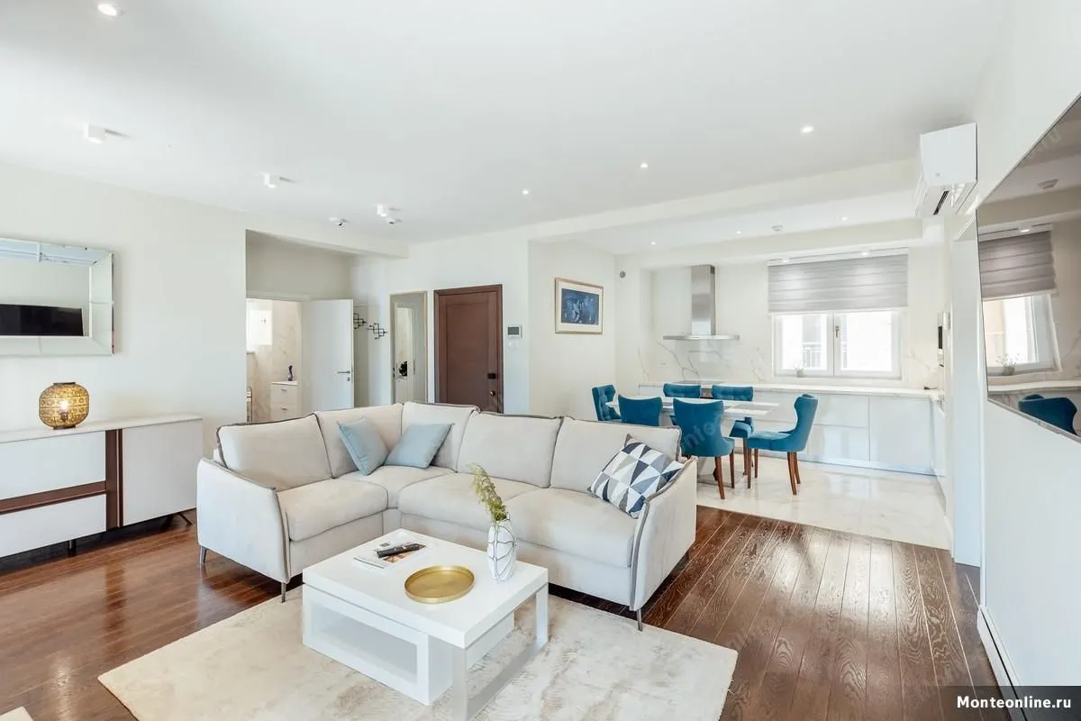 Prodaja, trosoban stan, 141m², Herceg Novi, Crna Gora