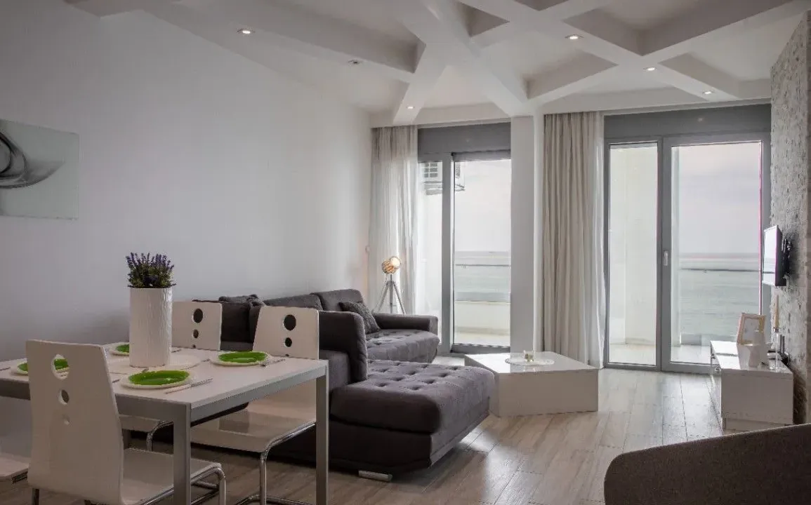 Rent, two bedroom apartment, 93m², Sutomore, Bar