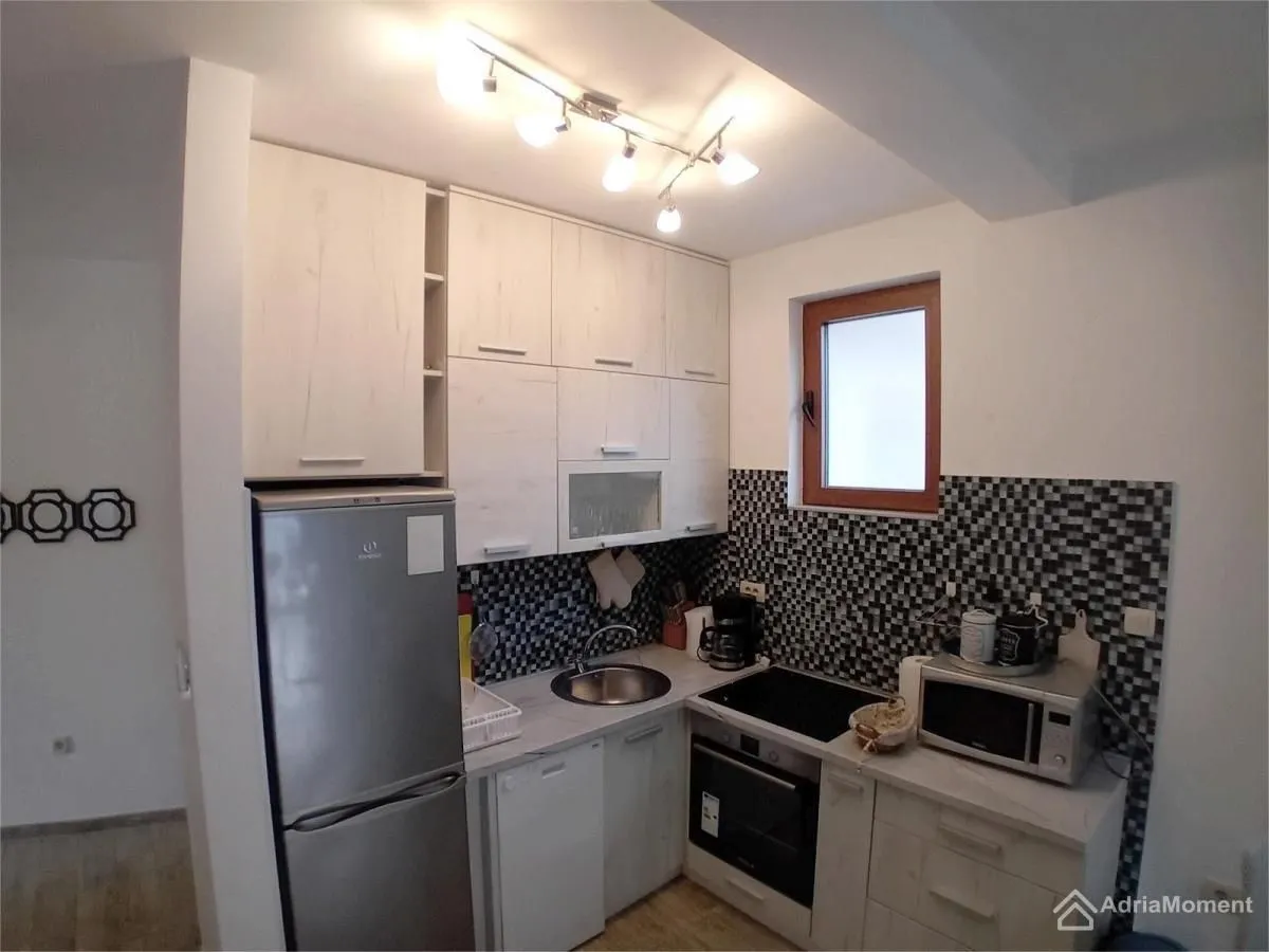 Prodaja, dvosoban stan, 72m², Dobrota, Kotor