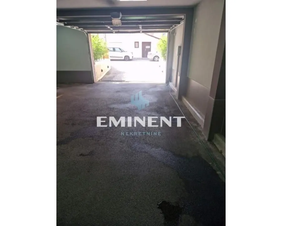 Rent, four bedroom apartment, 140m², Voždovačka Crkva, Voždovac Sve Podlokacije