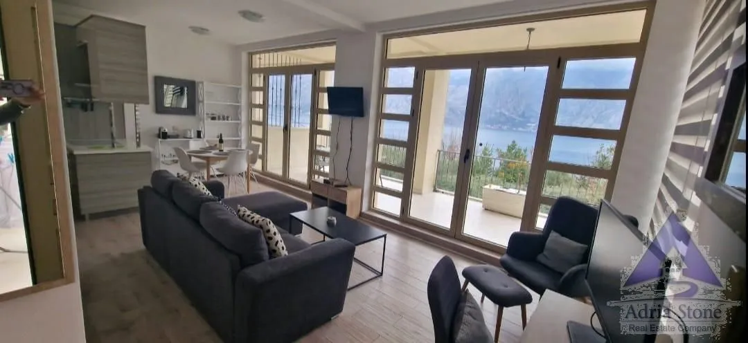 Prodaja, dvosoban stan, 82m², Prčanj, Kotor