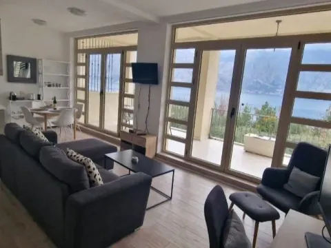Prodaja, dvosoban stan, 82m², Prčanj, Kotor - image 3