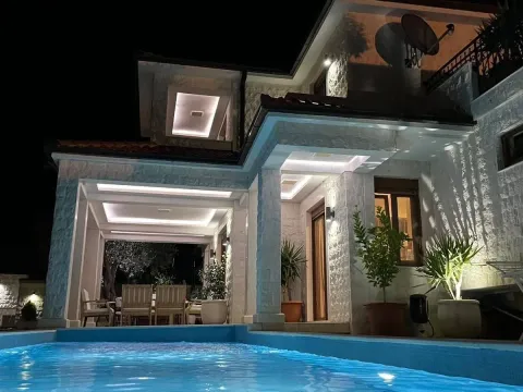 Prodaja, kuća, 360m², Centar, Bar - image 4