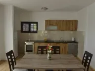 Izdavanje, četvorosoban stan, 210m², Marići, Tivat - image 4