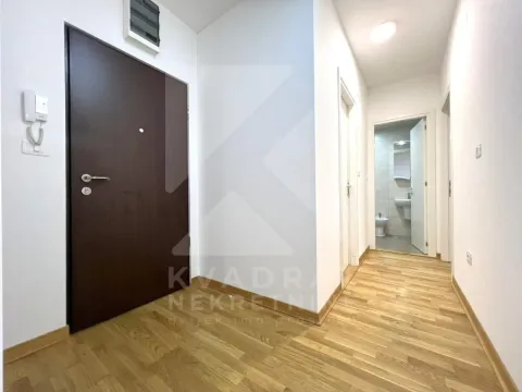 Izdavanje, dvosoban stan, 64m², City Kej, Podgorica - image 13