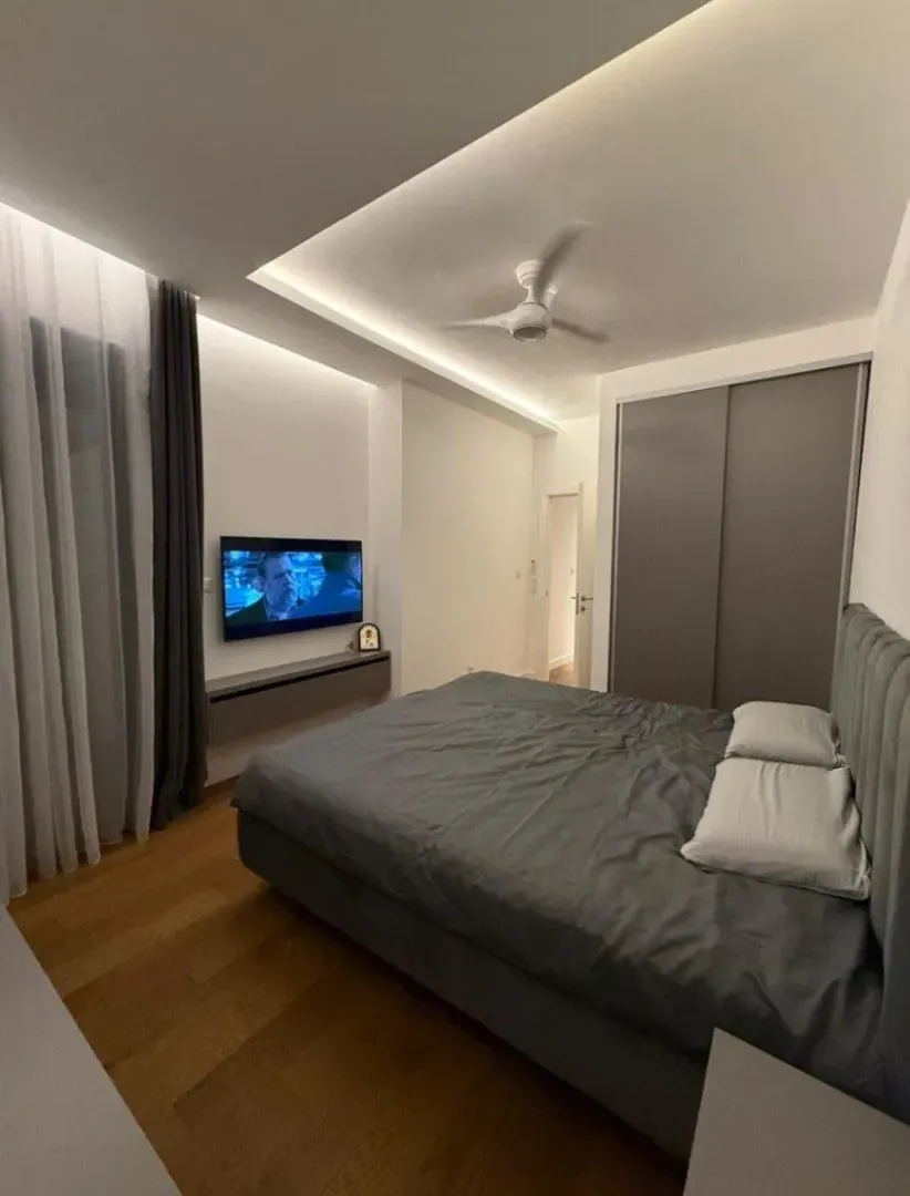 Prodaja, jednosoban stan, 65m², Centar, Bar