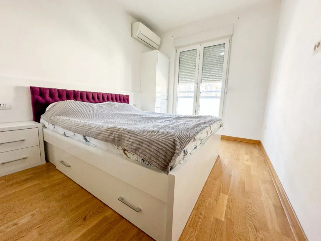 Izdavanje, dvosoban stan, 64m², City Kvart, Podgorica