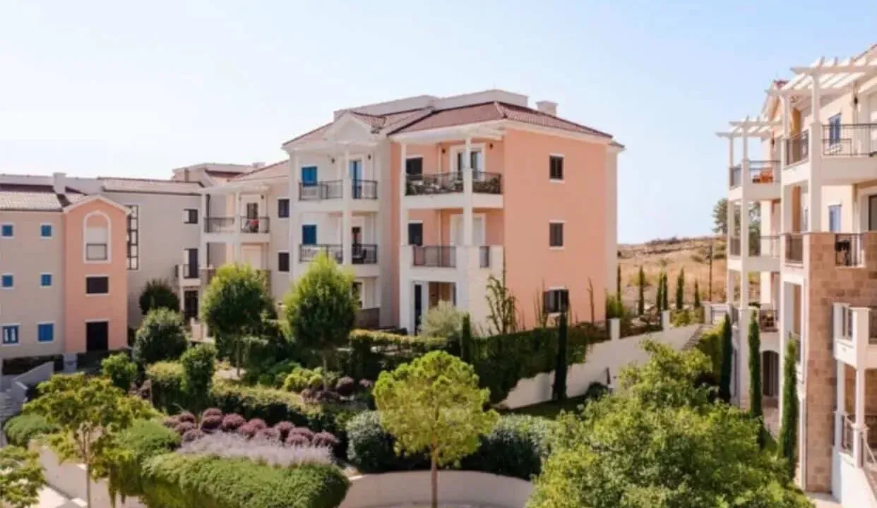 Rent, apartment, 60m², Tivat, Crna Gora